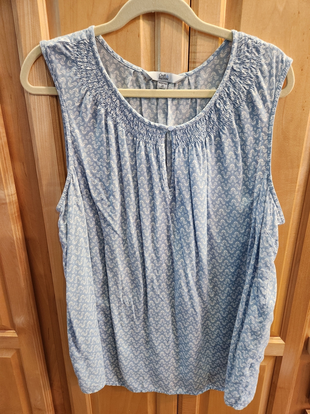 croft & barrow Light Blue Sleeveless Scoop-Neck Tank with Paisley Print